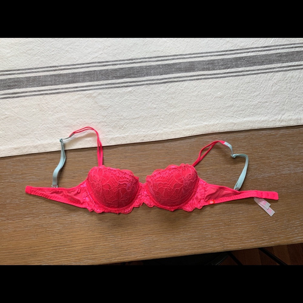 Victoria’s Secret PINK bra